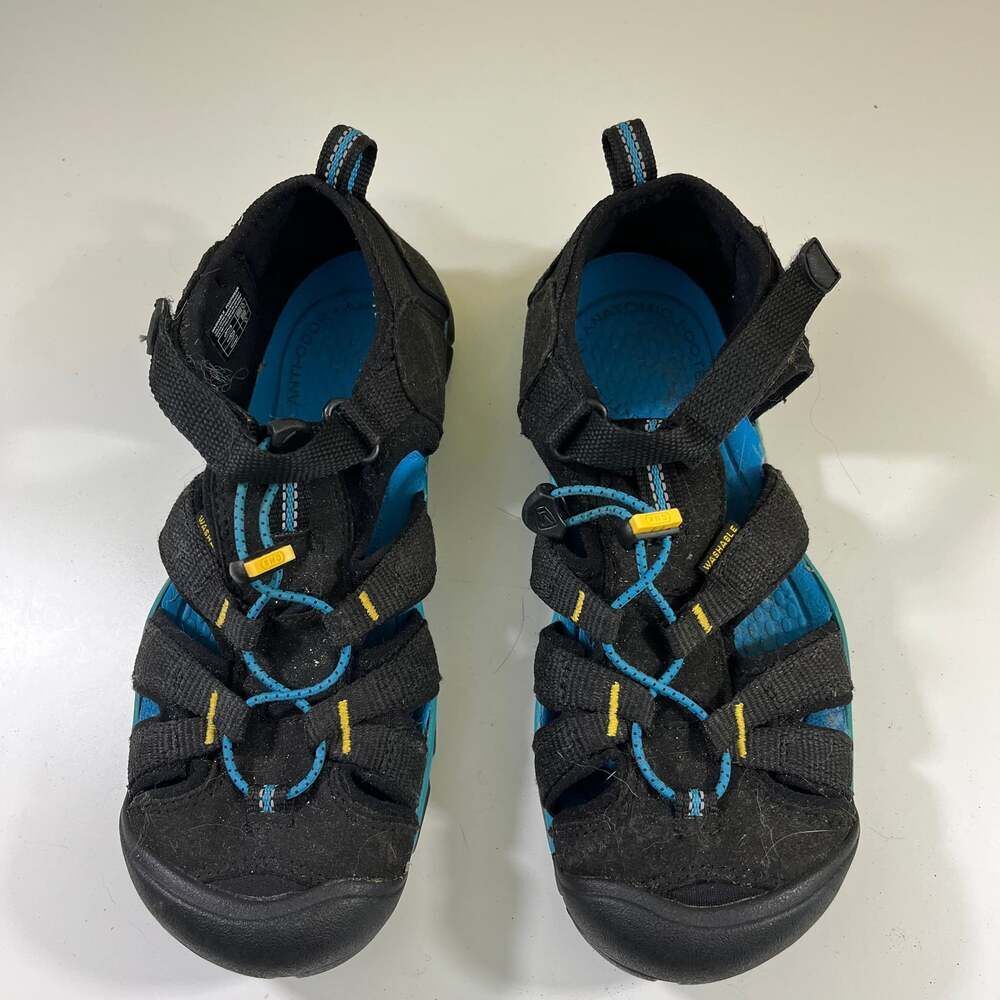Keen Big Kids' Seacamp II CNX Black/Brilliant Blue Water Sandals